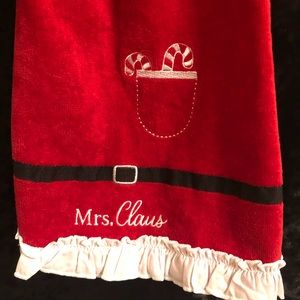Mrs. Claus Hang and Snap kitchen towel